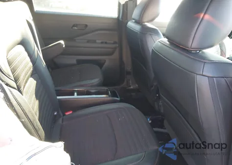 2024 Nissan Pathfinder Rock Creek 4Wd z USA, uszkodzony, nr VIN 5N1DR3BD7RC270195